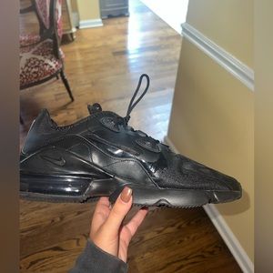 Nike men’s air max infinity 2 sneakers in black